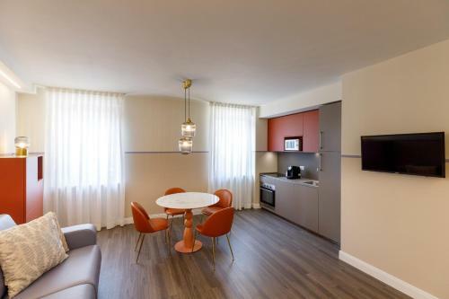 Casa Flores Apartments