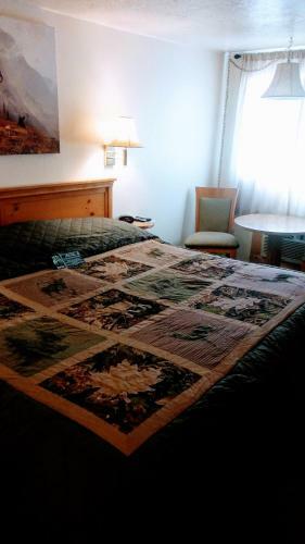 Falls Motel