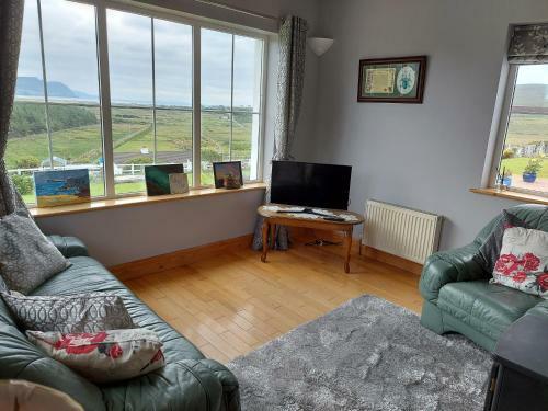 Minaun Cliff View