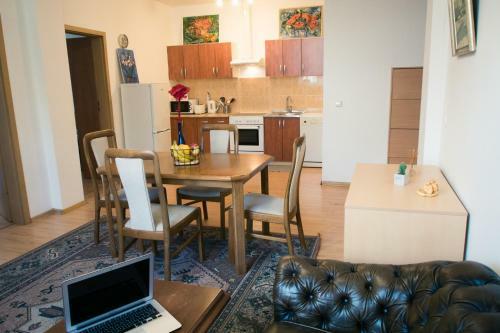 Town Hall 3 Bedroom Apartment