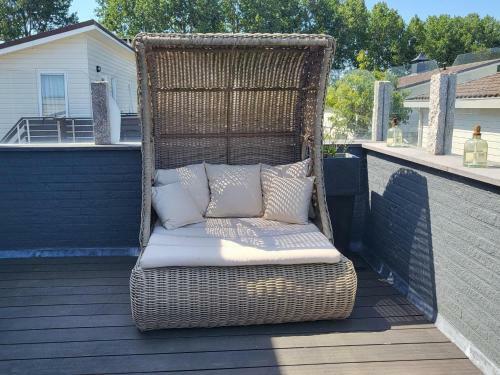 Lovely Holiday Home With A View Over The Oosterschelde
