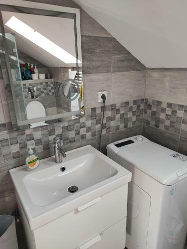 Sale Home Exit Apartman