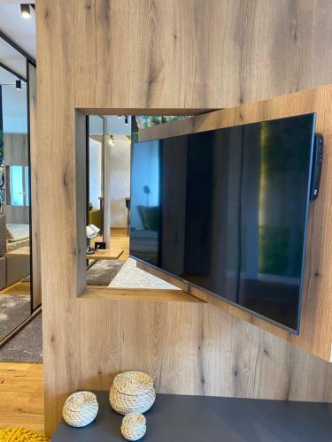 Tesla 8 Apartment