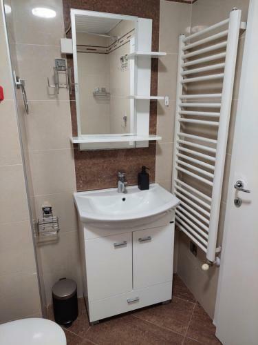 City Passage Apartments- Rooms