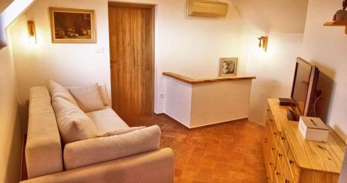 Holiday Home In Otocec Kranjska Krain 42903
