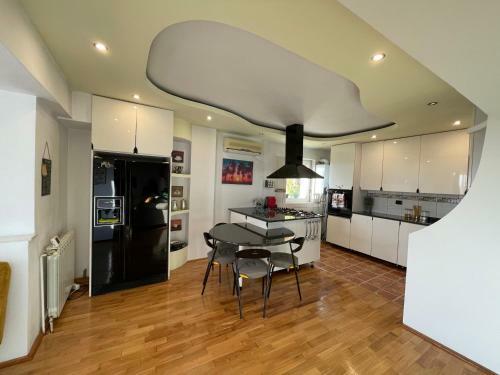 Riviera Apartment