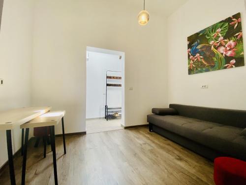 One Bedroom Apartment - Tomis 103