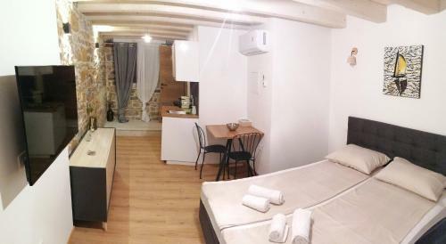 Gg Art Apartments II