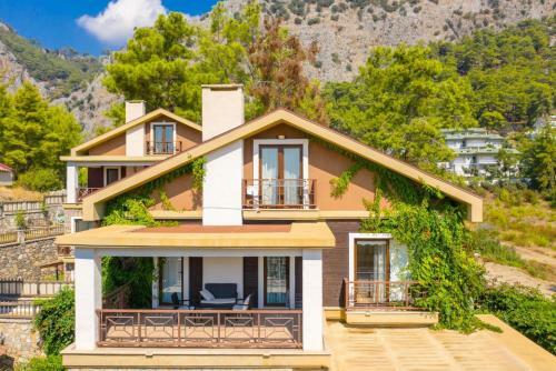 G�cek Deniz Manzaral? 4+2 Sami Villa