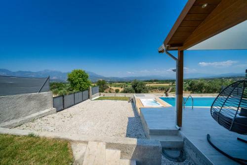 Villa Cragos With Swimming Pool