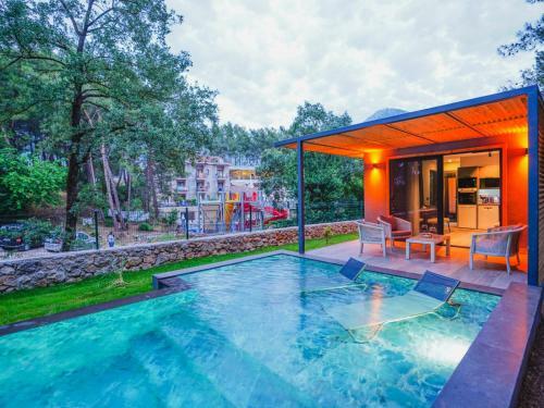 Beautiful Pine Valey Villa In Forest
