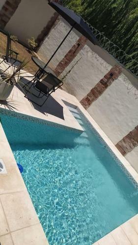 Moderna Casa Con Piscina