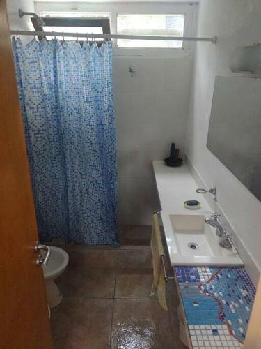 Casa Luminosa En El Bosque (mar Azul)