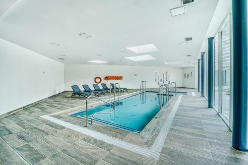 Apartamento Royal Yellow 2br W/ View, Pool, Parking & Gym