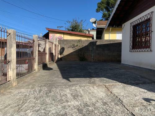 Casa Com Lareira Em Cj