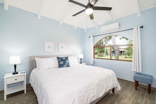 Casa Gracia, Mountain Views And Pool, Near Beaches