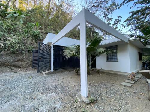 3 Bedroom Apartment Close To The Beach