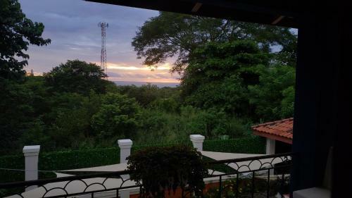 Brilliant Retreat Tamarindo