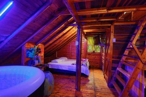 Kawsay. Agradable Caba�a Con Jacuzzi. Santa Elena