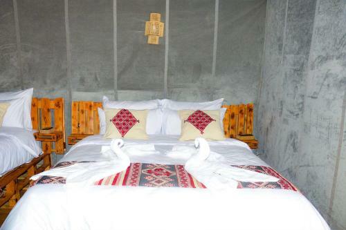 Relaxing Desert Camp - Luxury & Royal