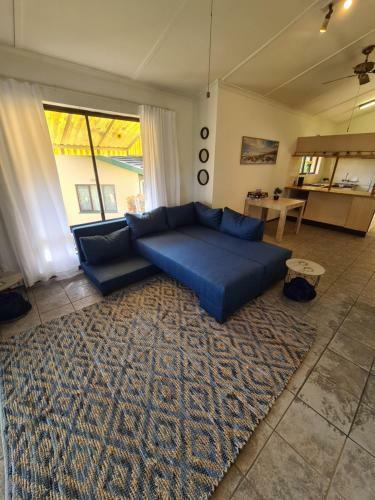 Cheerful 2 Bedroom Cottage With A Communal Pool