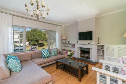 4-bedroom Home On Leisure Isle