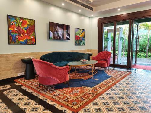Hotel Mayfair On Sea, Goa