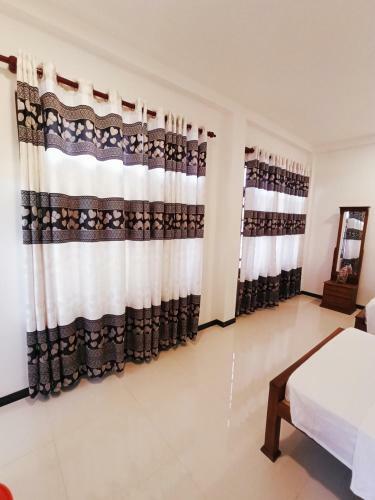 Hostal Sea And River View Mirissa