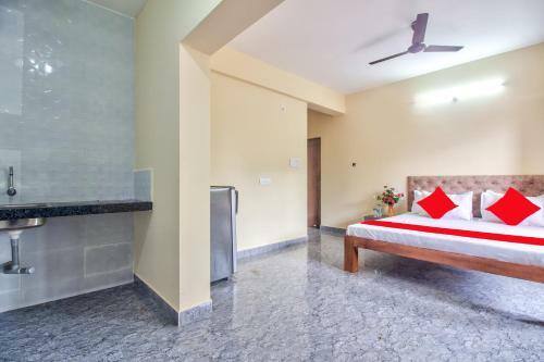 Hotel Renuka Holiday Inn