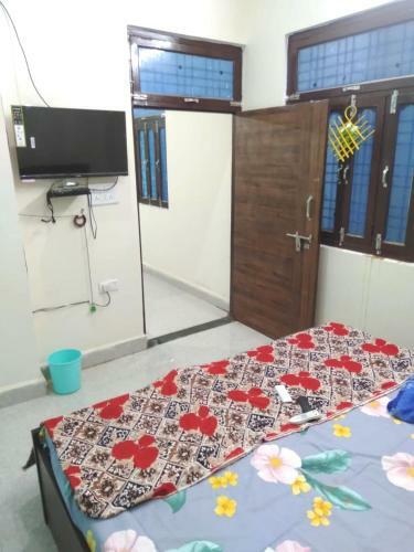 Hostal Maa Sheetla Guest House