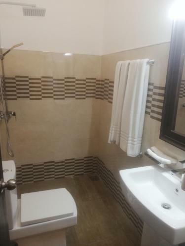 Friendly Hills Hotel