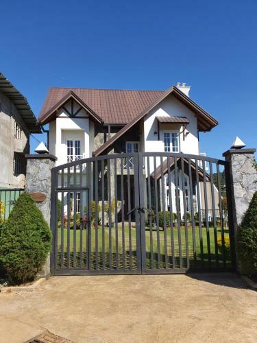Villa Misty Heights,