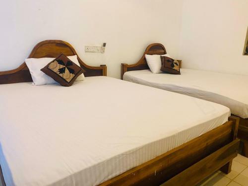 Arugambay Tourist Hotel