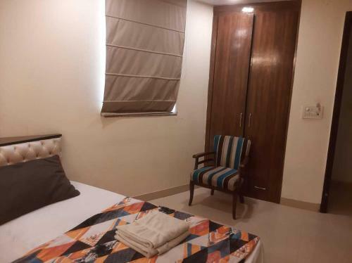 Hotel Oyo 89674 Em Home Stay