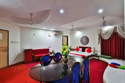 Townhouse 965 Hotel Gokul