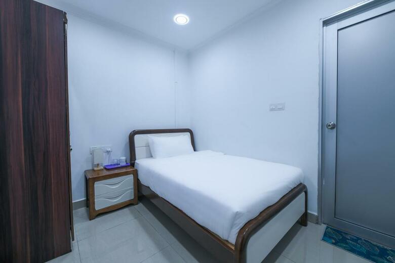 Capital O 90543 Sp Star Hotel