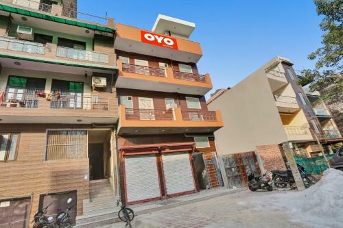 Oyo 90820 Hotel Luxury Inn