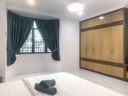 Hostal Attach Bathroom With Free Parking Off Premises