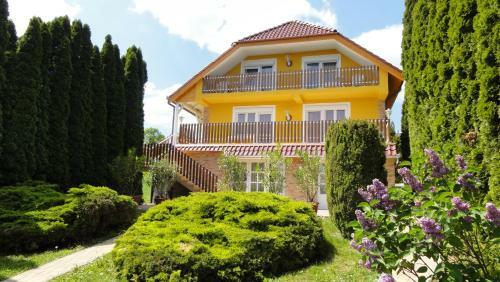 Magyar Apartmanh�z Iv.