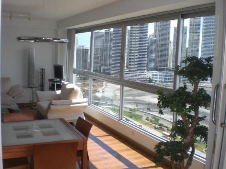 Apartamentos Bayfront Tower