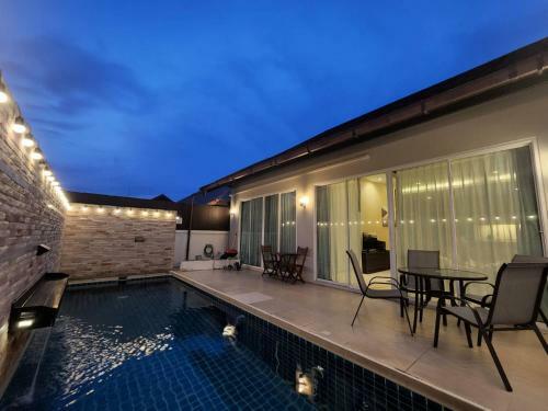 Oppa Pool Villas