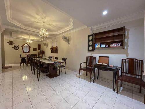 Baba & Charlie Home Stay