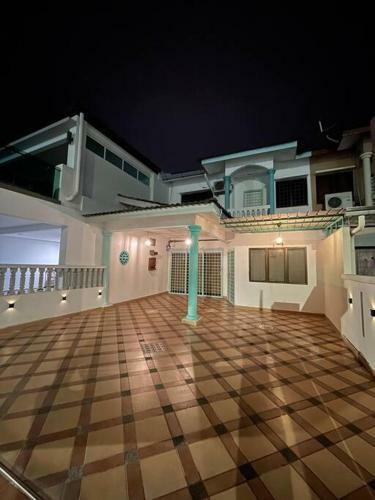 Baba & Charlie Home Stay