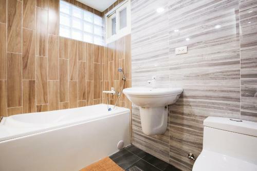 Amethyst Bay Theme Homestay II