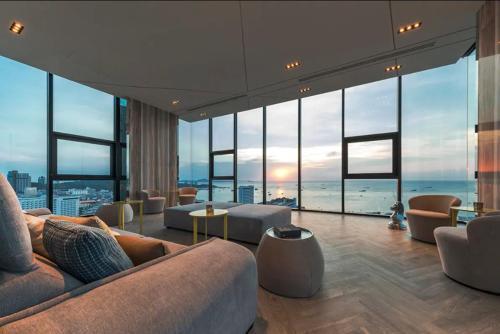 Apartamento Central Pattaya - Sea View Large Balcony Condo With Infinity Pool