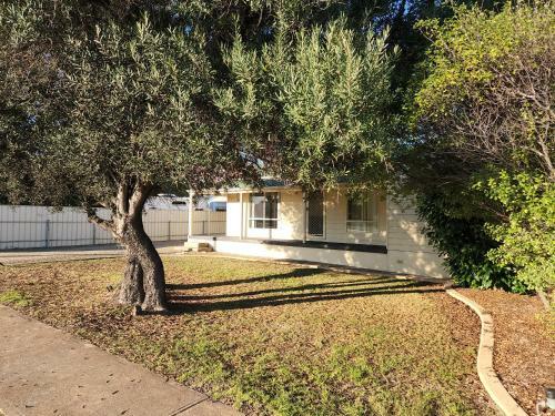 Cosy Shack Close To Surf Beaches, River And Shops
