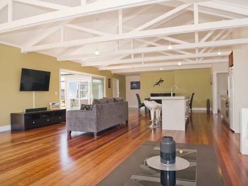 Views On Matarangi - Matarangi Holiday Home