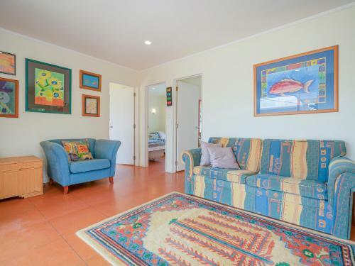 The Bungalow At Matarangi - Matarangi Holiday Home