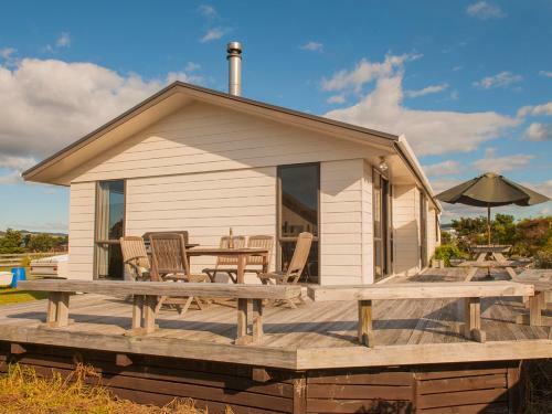 Going Coastal - Matarangi Holiday Home
