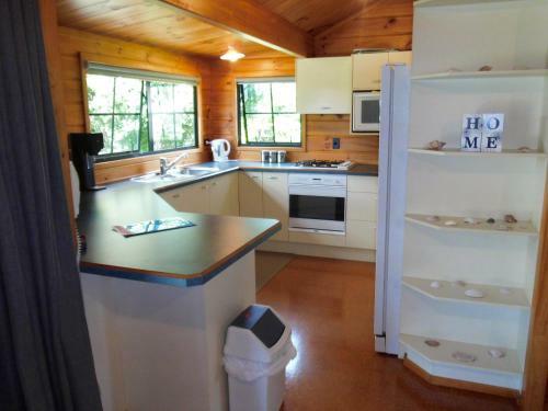 Tui Retreat - Matarangi Holiday Home